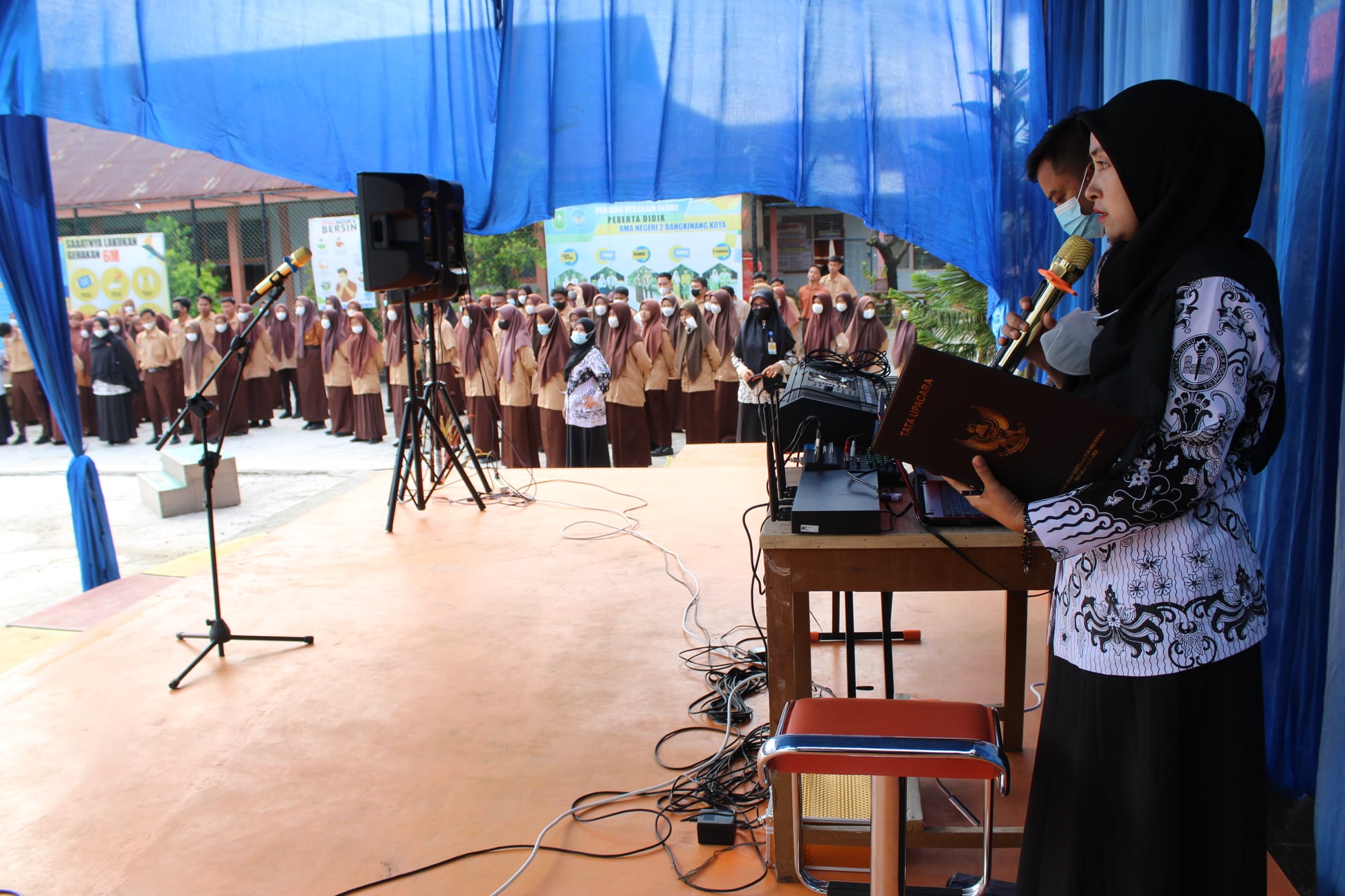 Upacara HUT PGRI Ke-76