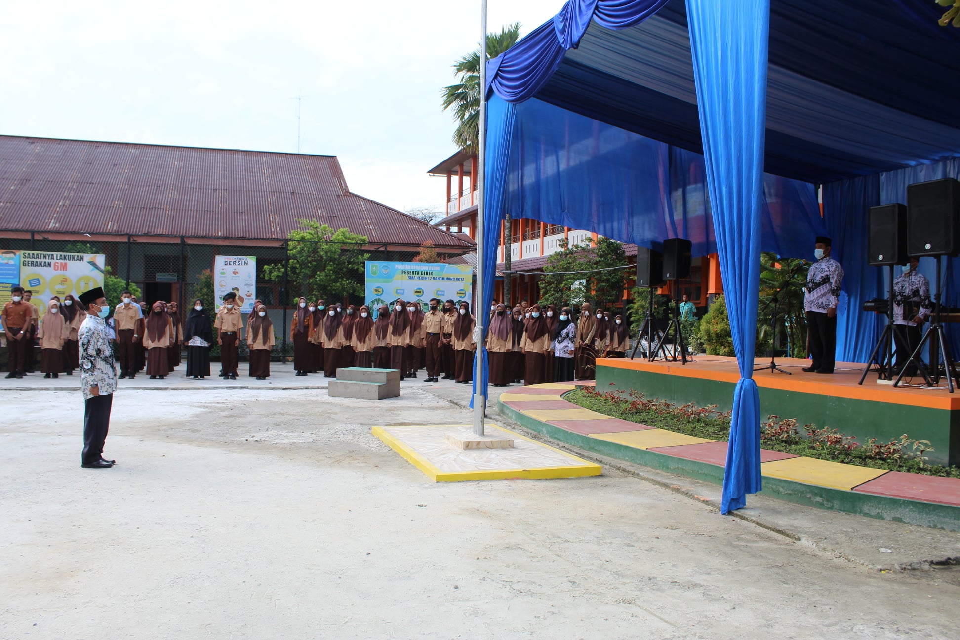 Upacara HUT PGRI Ke-76