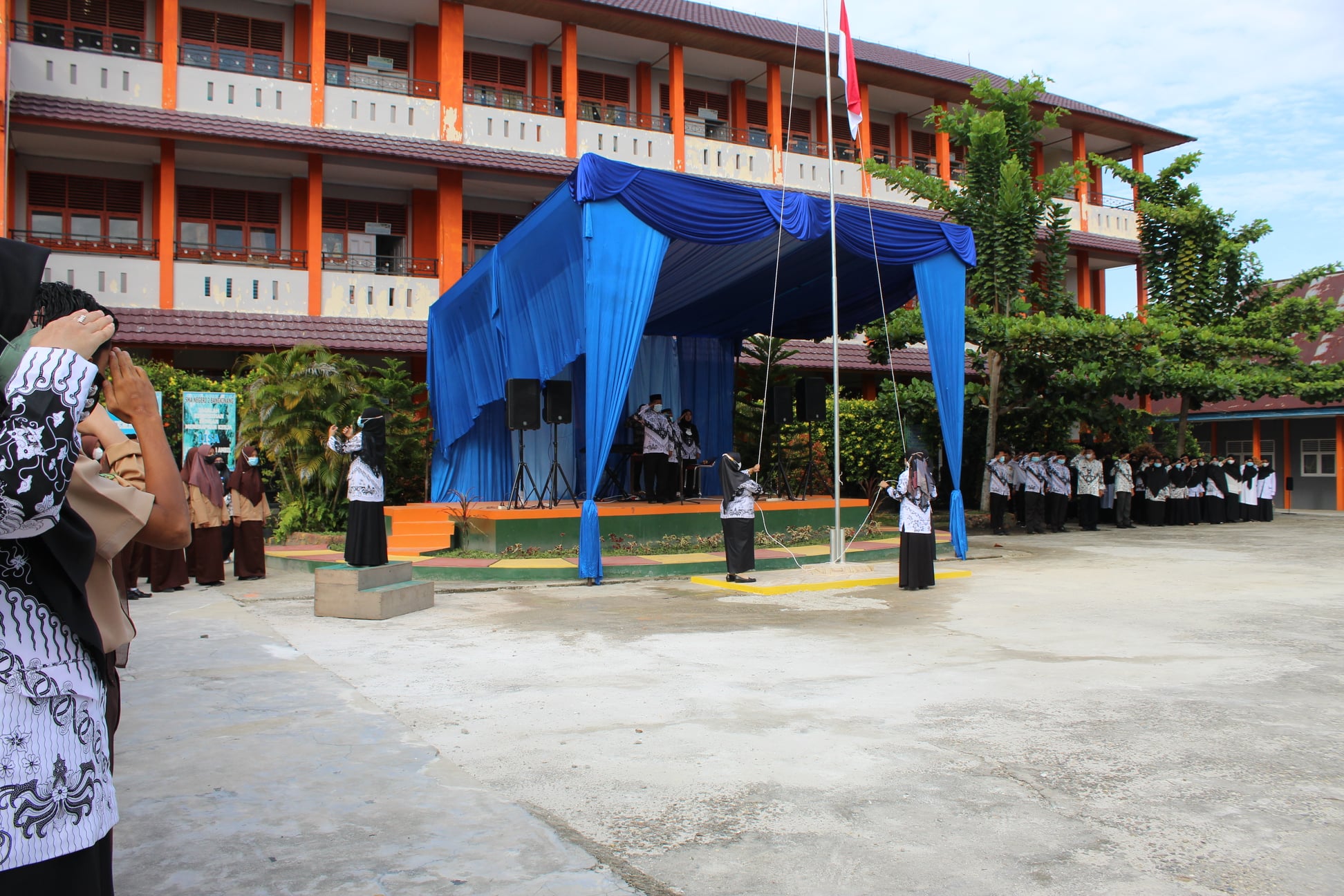 Upacara HUT PGRI Ke-76